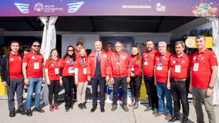 YÖK Başkanı Özvar’dan Selçuk Üniversitesi standına ziyaret